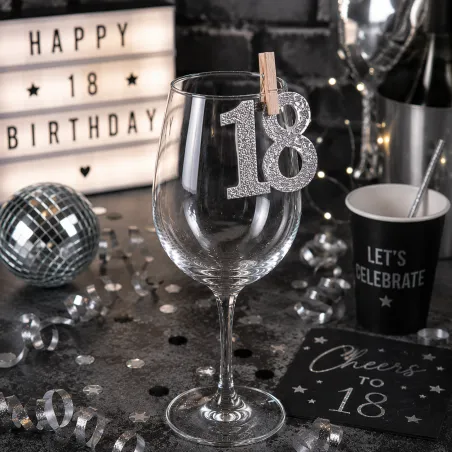 6 gros confettis anniversaire pour votre célébration