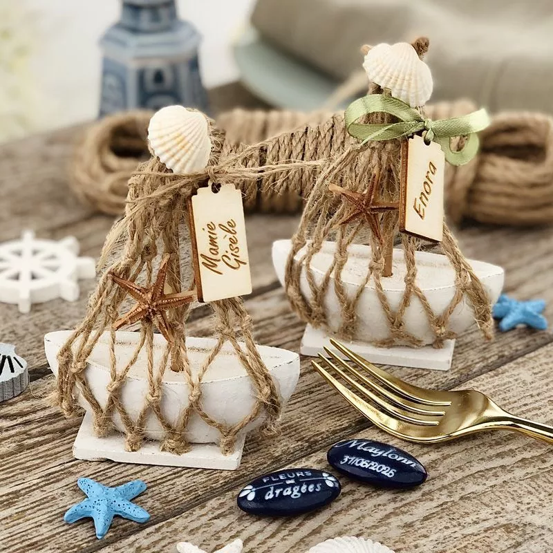 Petit bateau bois avec Filet - cadeau d'invité